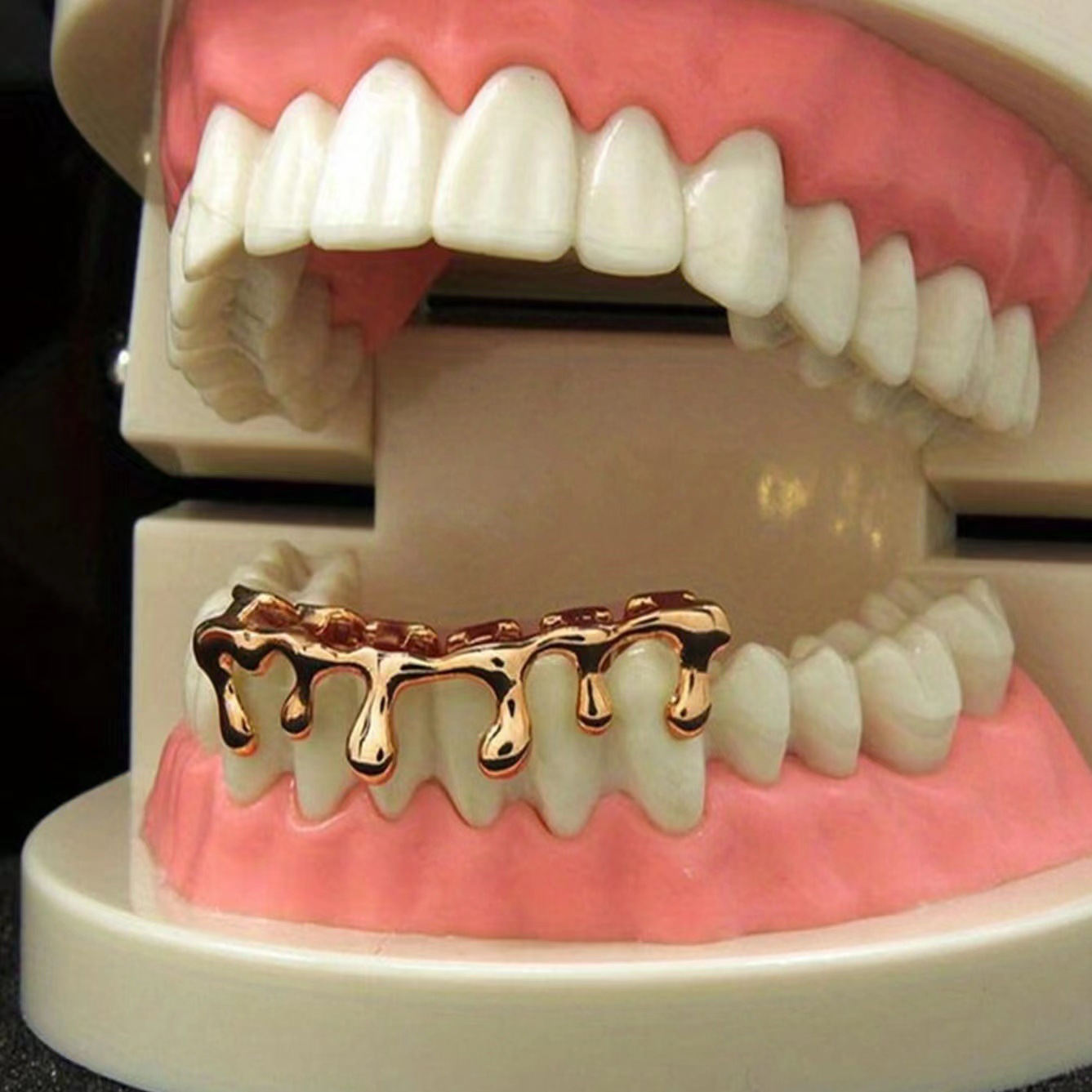 The Water-Drop Lower Teeth Hip - Body Jewelry Europe review and price